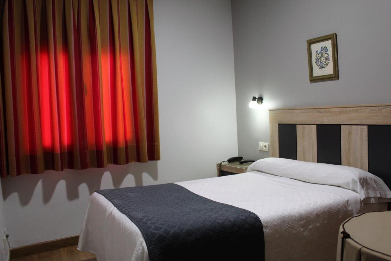 Hostal Madrid Toledo Exterior photo