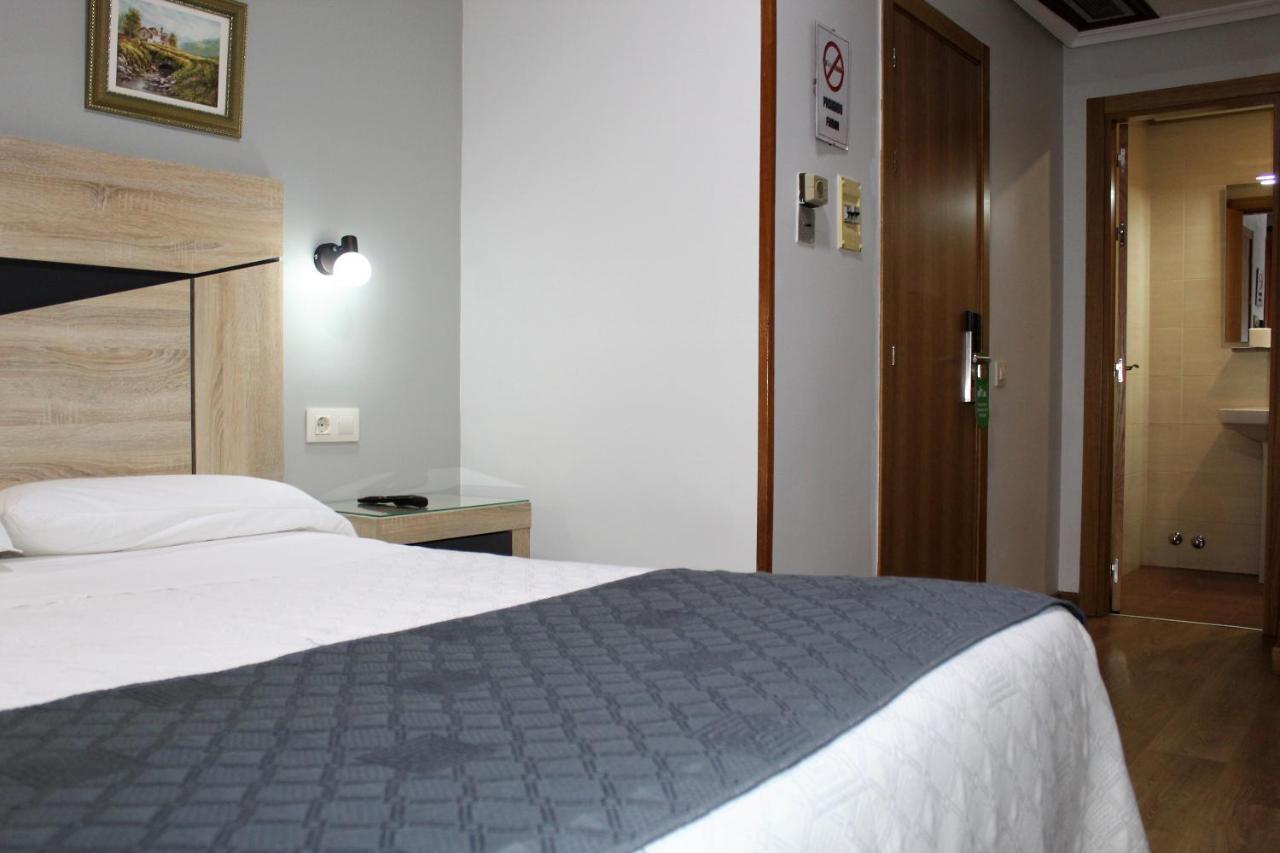 Hostal Madrid Toledo Exterior photo
